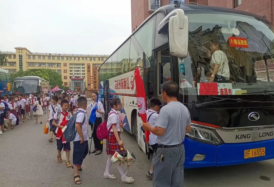 撫州長運:研學(xué)活動 暖心護(hù)航