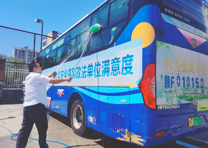撫州長運(yùn)：“清潔+安檢” 雙同步 扎實(shí)推進(jìn)服務(wù)質(zhì)量提升工作
